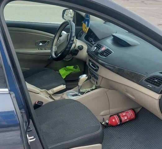 Синій Рено Флюенс, об'ємом двигуна 1.5 л та пробігом 299 тис. км за 7000 $, фото 3 на Automoto.ua