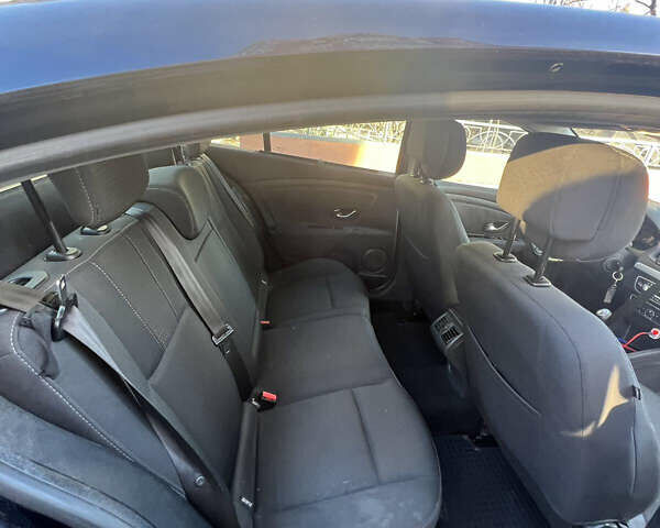 Синий Рено Флюенс, объемом двигателя 1.46 л и пробегом 300 тыс. км за 6250 $, фото 5 на Automoto.ua