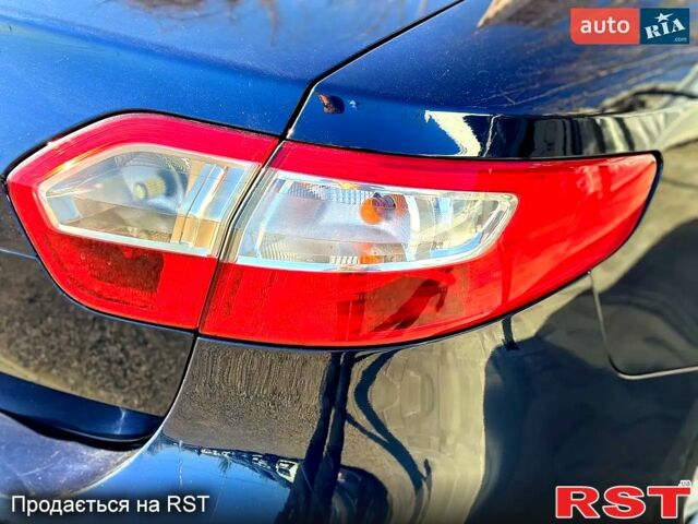 Синий Рено Флюенс, объемом двигателя 1.5 л и пробегом 190 тыс. км за 5800 $, фото 9 на Automoto.ua
