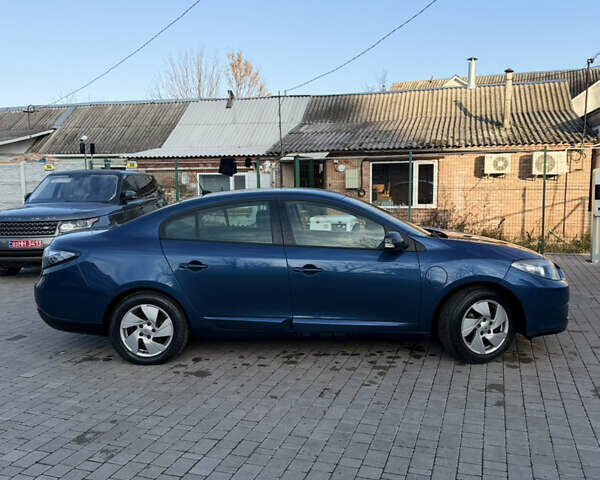 Синий Рено Флюенс, объемом двигателя 0 л и пробегом 66 тыс. км за 3999 $, фото 1 на Automoto.ua