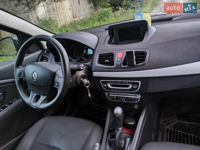 Синій Рено Флюенс, об'ємом двигуна 1.46 л та пробігом 400 тис. км за 5000 $, фото 2 на Automoto.ua