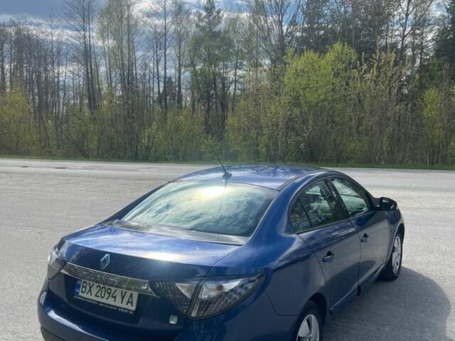 Синий Рено Флюенс, объемом двигателя 0 л и пробегом 25 тыс. км за 5300 $, фото 1 на Automoto.ua
