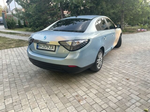 Синий Рено Флюенс, объемом двигателя 0 л и пробегом 78 тыс. км за 4900 $, фото 3 на Automoto.ua