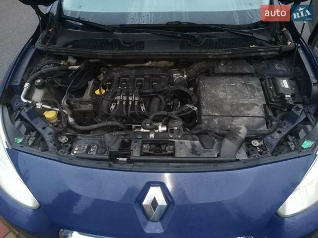 Синий Рено Флюенс, объемом двигателя 1.6 л и пробегом 262 тыс. км за 6000 $, фото 27 на Automoto.ua