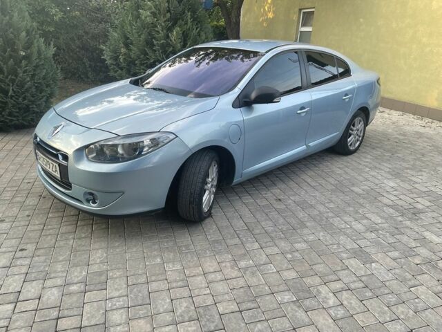 Синий Рено Флюенс, объемом двигателя 0 л и пробегом 78 тыс. км за 4900 $, фото 2 на Automoto.ua