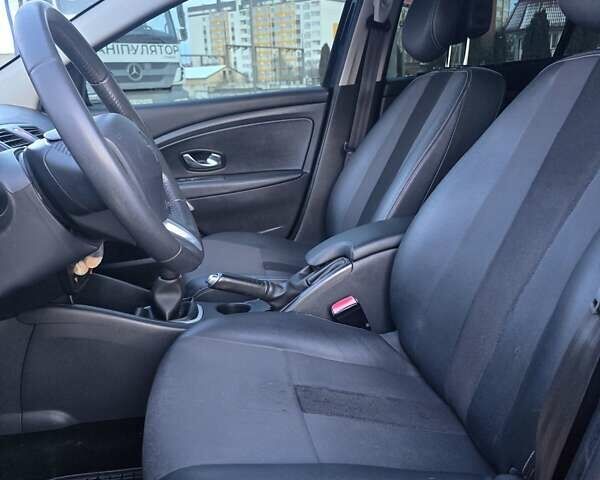 Синий Рено Флюенс, объемом двигателя 1.6 л и пробегом 129 тыс. км за 6300 $, фото 23 на Automoto.ua