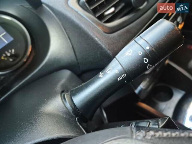 Синій Рено Флюенс, об'ємом двигуна 1.6 л та пробігом 224 тис. км за 6500 $, фото 10 на Automoto.ua