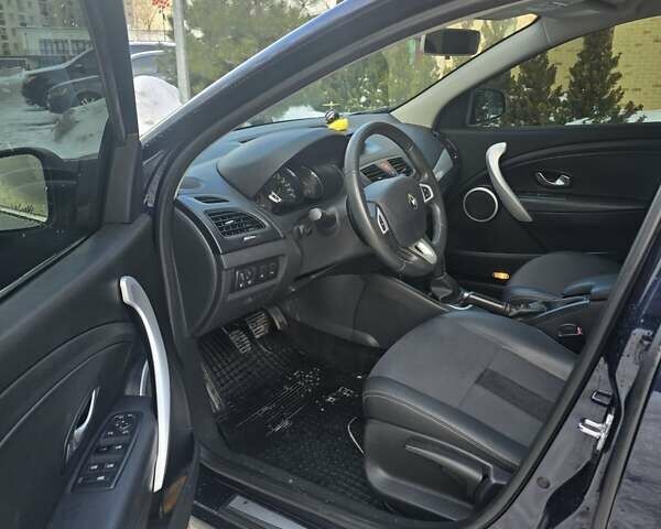 Синий Рено Флюенс, объемом двигателя 1.6 л и пробегом 129 тыс. км за 6300 $, фото 11 на Automoto.ua