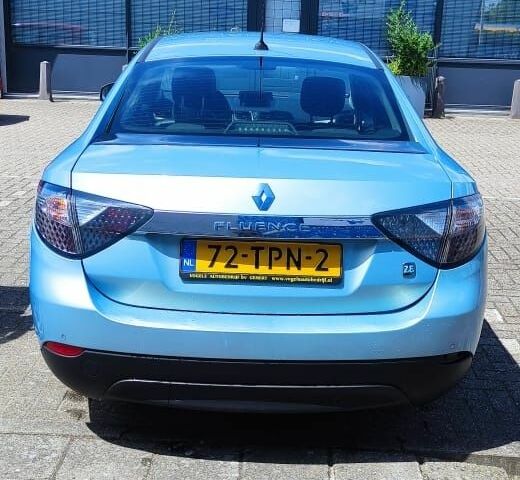 Синій Рено Флюенс, об'ємом двигуна 0 л та пробігом 77 тис. км за 3834 $, фото 4 на Automoto.ua