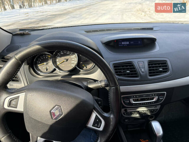 Синий Рено Флюенс, объемом двигателя 2 л и пробегом 247 тыс. км за 5950 $, фото 4 на Automoto.ua