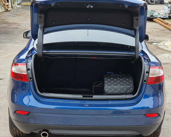 Синій Рено Флюенс, об'ємом двигуна 2 л та пробігом 362 тис. км за 3500 $, фото 4 на Automoto.ua