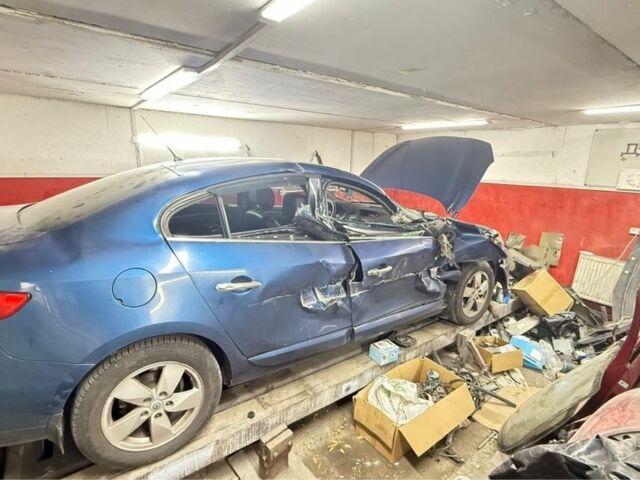 Синій Рено Флюенс, об'ємом двигуна 2 л та пробігом 362 тис. км за 2500 $, фото 1 на Automoto.ua