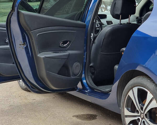 Синій Рено Флюенс, об'ємом двигуна 2 л та пробігом 362 тис. км за 3500 $, фото 19 на Automoto.ua