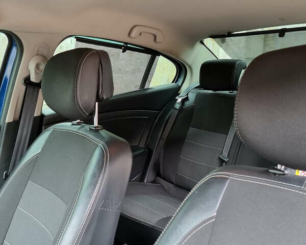 Синій Рено Флюенс, об'ємом двигуна 2 л та пробігом 362 тис. км за 3500 $, фото 7 на Automoto.ua