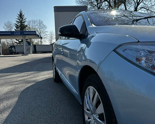 Синий Рено Флюенс, объемом двигателя 0 л и пробегом 63 тыс. км за 4900 $, фото 16 на Automoto.ua