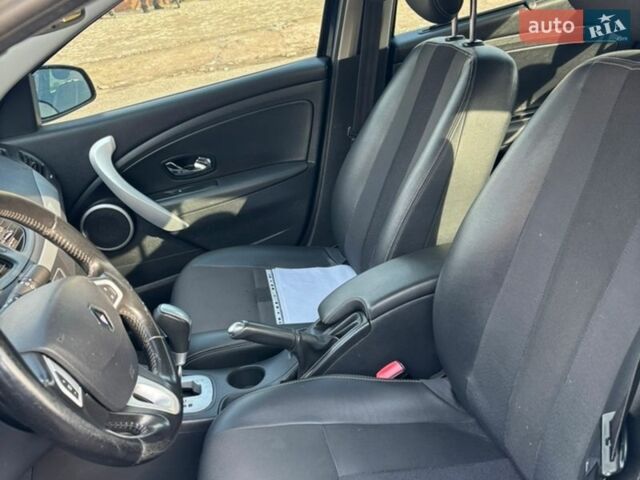 Синий Рено Флюенс, объемом двигателя 2 л и пробегом 247 тыс. км за 6000 $, фото 10 на Automoto.ua