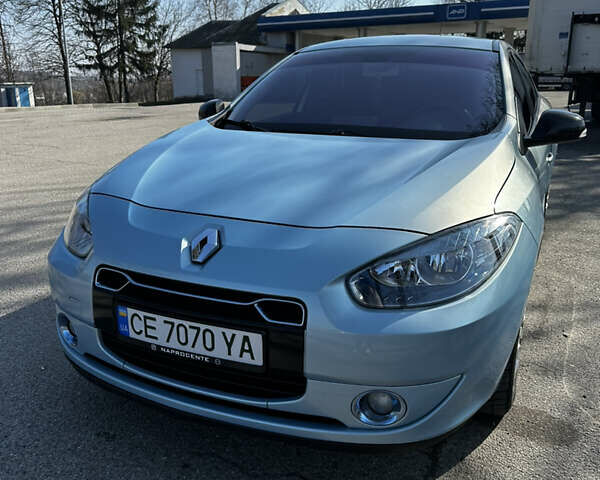 Синий Рено Флюенс, объемом двигателя 0 л и пробегом 63 тыс. км за 4900 $, фото 1 на Automoto.ua