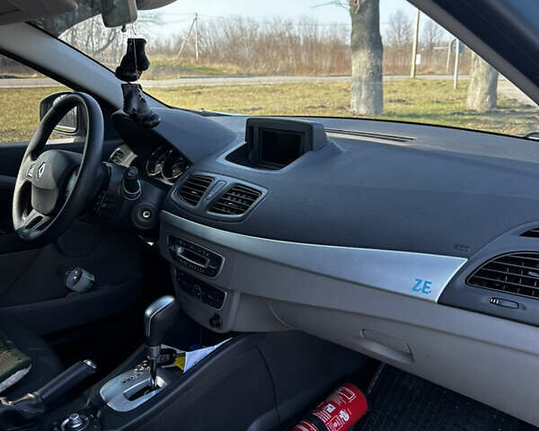 Синий Рено Флюенс, объемом двигателя 0 л и пробегом 63 тыс. км за 4900 $, фото 17 на Automoto.ua