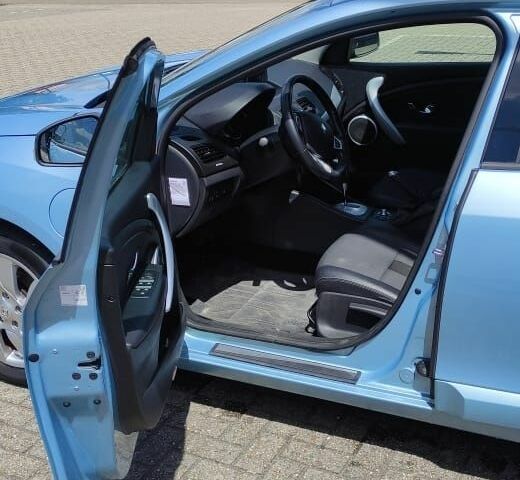 Синій Рено Флюенс, об'ємом двигуна 0 л та пробігом 77 тис. км за 3834 $, фото 7 на Automoto.ua