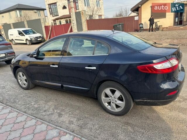 Синий Рено Флюенс, объемом двигателя 2 л и пробегом 247 тыс. км за 6000 $, фото 1 на Automoto.ua