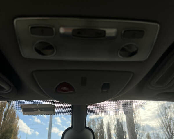 Рено Гранд Еспейс 2006 у Києві на Automoto.ua Бежевий Рено Гранд Еспейс, об'ємом двигуна 2.2 л та пробігом 320 тис. км за 4500 $, фото 23 на Automoto.ua