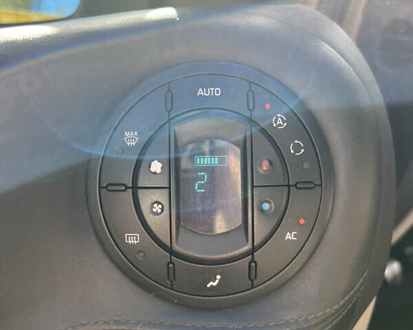 Рено Гранд Еспейс 2006 у Києві на Automoto.ua Бежевий Рено Гранд Еспейс, об'ємом двигуна 2.2 л та пробігом 320 тис. км за 4500 $, фото 9 на Automoto.ua