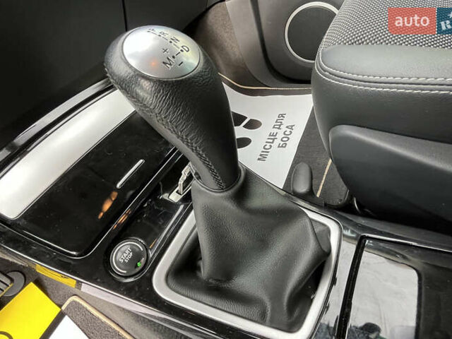 Черный Рено Гранд Эспейс, объемом двигателя 2 л и пробегом 197 тыс. км за 7800 $, фото 12 на Automoto.ua