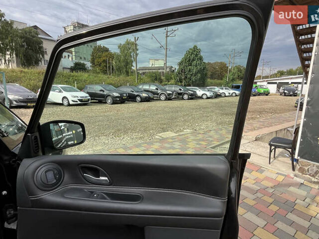 Черный Рено Гранд Эспейс, объемом двигателя 2 л и пробегом 197 тыс. км за 7800 $, фото 20 на Automoto.ua