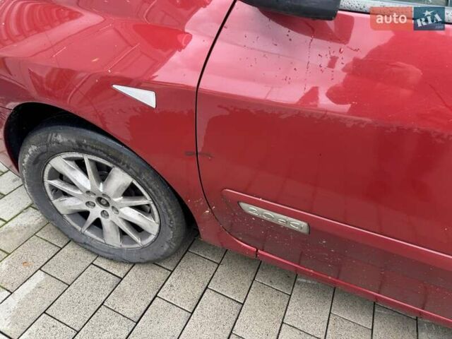 Червоний Рено Гранд Еспейс, об'ємом двигуна 2 л та пробігом 442 тис. км за 5246 $, фото 2 на Automoto.ua