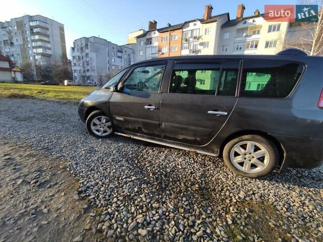 Серый Рено Гранд Эспейс, объемом двигателя 2.2 л и пробегом 316 тыс. км за 3600 $, фото 17 на Automoto.ua