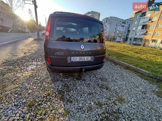 Серый Рено Гранд Эспейс, объемом двигателя 2.2 л и пробегом 316 тыс. км за 3600 $, фото 22 на Automoto.ua