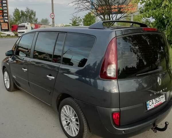 Серый Рено Гранд Эспейс, объемом двигателя 2 л и пробегом 178 тыс. км за 7500 $, фото 8 на Automoto.ua