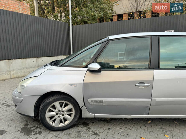 Серый Рено Гранд Эспейс, объемом двигателя 2 л и пробегом 330 тыс. км за 5800 $, фото 3 на Automoto.ua