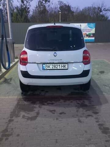 Білий Рено Grand Modus, об'ємом двигуна 1.5 л та пробігом 255 тис. км за 4800 $, фото 1 на Automoto.ua