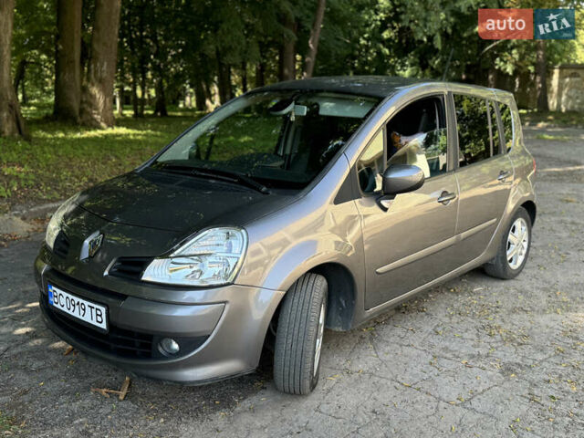 Бежевый Рено Grand Modus, объемом двигателя 1.6 л и пробегом 110 тыс. км за 6900 $, фото 8 на Automoto.ua