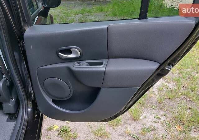 Чорний Рено Grand Modus, об'ємом двигуна 1.6 л та пробігом 212 тис. км за 6450 $, фото 37 на Automoto.ua