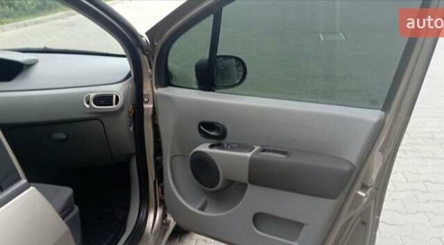 Коричневый Рено Grand Modus, объемом двигателя 1.6 л и пробегом 224 тыс. км за 5900 $, фото 9 на Automoto.ua