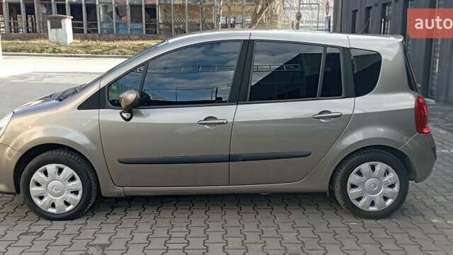 Коричневый Рено Grand Modus, объемом двигателя 1.6 л и пробегом 224 тыс. км за 5900 $, фото 4 на Automoto.ua