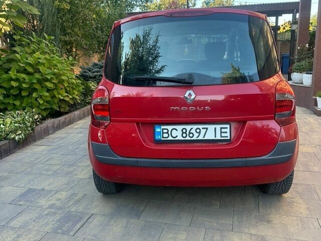 Червоний Рено Grand Modus, об'ємом двигуна 1.6 л та пробігом 165 тис. км за 7200 $, фото 3 на Automoto.ua