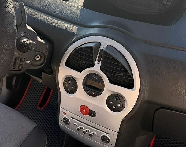 Сірий Рено Grand Modus, об'ємом двигуна 1.5 л та пробігом 288 тис. км за 3700 $, фото 36 на Automoto.ua
