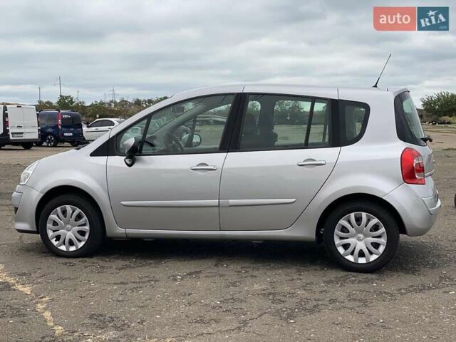 Серый Рено Grand Modus, объемом двигателя 1.6 л и пробегом 196 тыс. км за 6900 $, фото 6 на Automoto.ua