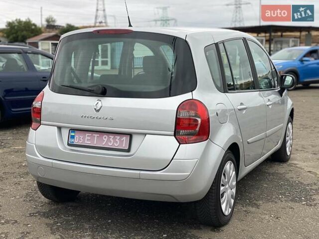 Серый Рено Grand Modus, объемом двигателя 1.6 л и пробегом 196 тыс. км за 6900 $, фото 3 на Automoto.ua
