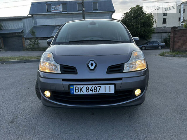 Сірий Рено Grand Modus, об'ємом двигуна 1.5 л та пробігом 157 тис. км за 6900 $, фото 2 на Automoto.ua