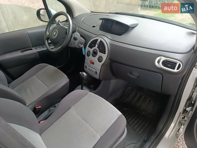 Серый Рено Grand Modus, объемом двигателя 1.6 л и пробегом 147 тыс. км за 5999 $, фото 4 на Automoto.ua