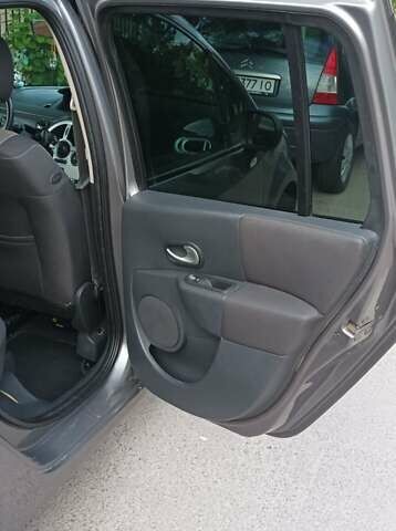 Сірий Рено Grand Modus, об'ємом двигуна 1.5 л та пробігом 198 тис. км за 5400 $, фото 15 на Automoto.ua