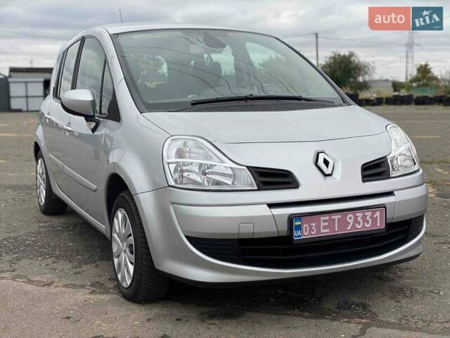 Серый Рено Grand Modus, объемом двигателя 1.6 л и пробегом 196 тыс. км за 6900 $, фото 4 на Automoto.ua