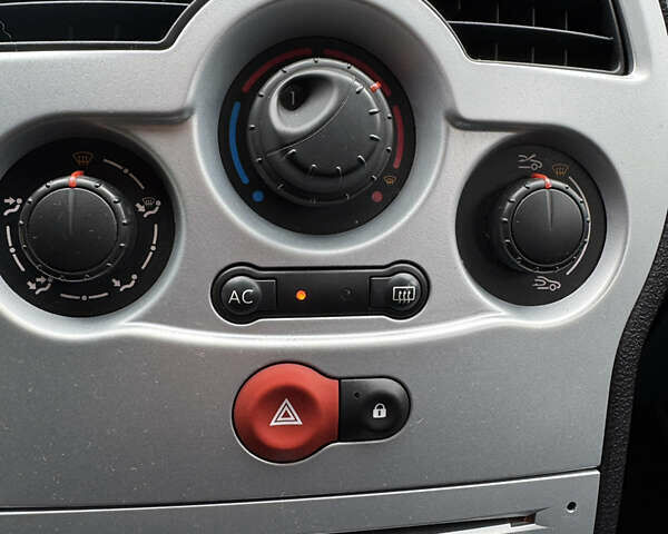 Сірий Рено Grand Modus, об'ємом двигуна 1.2 л та пробігом 175 тис. км за 4700 $, фото 28 на Automoto.ua