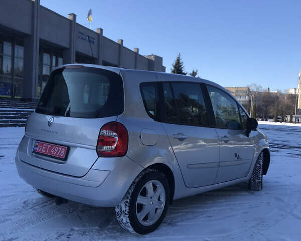 Сірий Рено Grand Modus, об'ємом двигуна 1.6 л та пробігом 120 тис. км за 7300 $, фото 4 на Automoto.ua