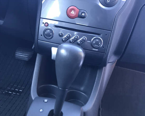 Сірий Рено Grand Modus, об'ємом двигуна 1.6 л та пробігом 120 тис. км за 7300 $, фото 9 на Automoto.ua