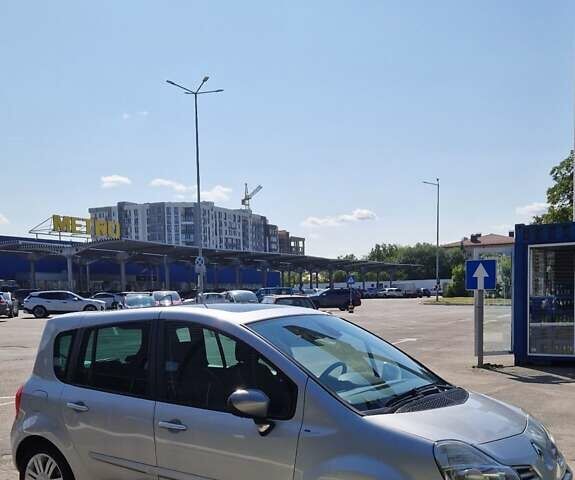 Серый Рено Grand Modus, объемом двигателя 1.6 л и пробегом 98 тыс. км за 8200 $, фото 9 на Automoto.ua